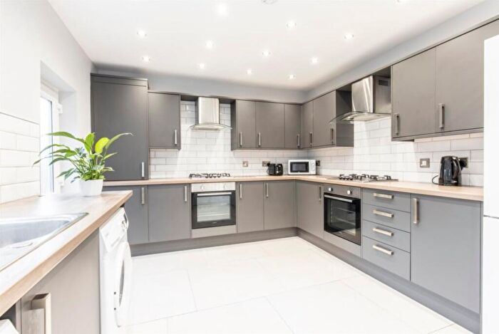 6 Bedroom Terraced House To Rent In Heathcote Street, Hull, HU6