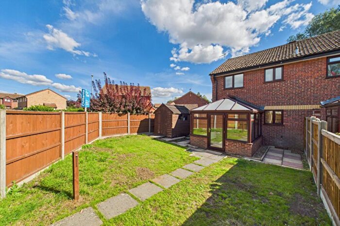 3 Bedroom End Of Terrace House For Sale In Primrose Close, Thetford, IP24