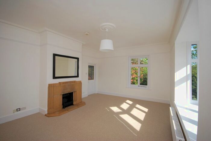 2 Bedroom Flat To Rent In Oaklands Road, Bromley, BR1