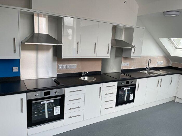 9 Bedroom Flat To Rent In Cowley Road, Oxford, OX4