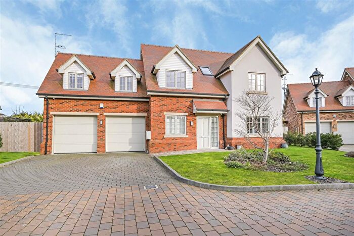 5 Bedroom Detached House For Sale In Beechview Drive, Hign Beech, EN9