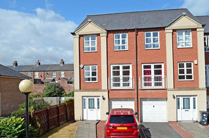 4 Bedroom Detached House To Rent In Martins Court, Leeman Road, York, YO26