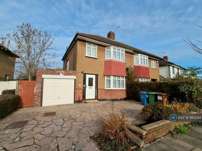 3 Bedroom Semi-Detached House To Rent In Eastern Avenue, Pinner, HA5