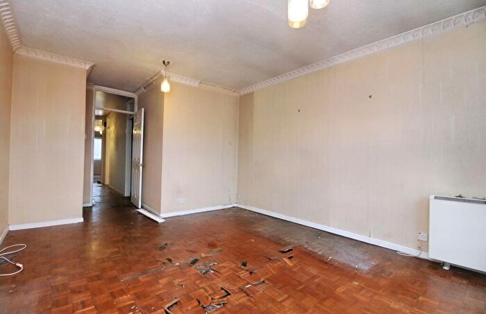 1 Bedroom Flat For Sale In Flat Rotherwick Court, Alexandra Road, Farnborough, Hampshire, GU14