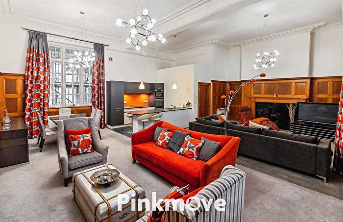 2 Bedroom Flat For Sale In Pentonville, Newport, NP20