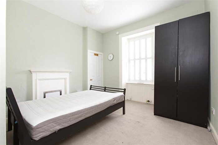 1 Bedroom Flat To Rent In Primrose Terrace, Edinburgh, EH11