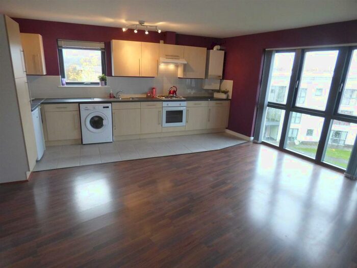 2 Bedroom Apartment To Rent In Ridge Close, Primrose Hill, Huddersfield, HD4