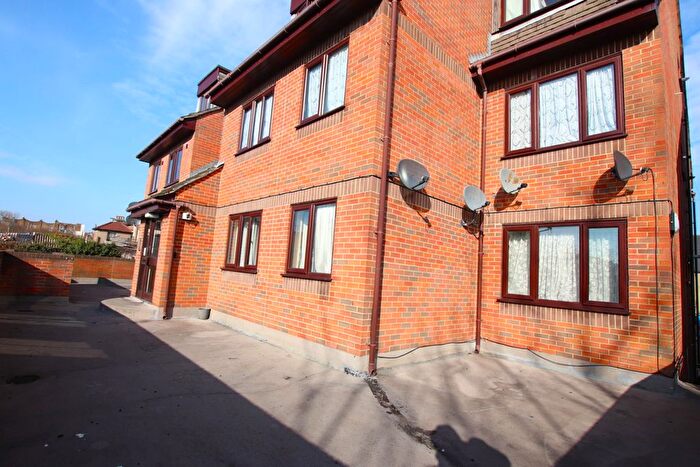 2 Bedroom Flat To Rent In Portland Road, London, SE25