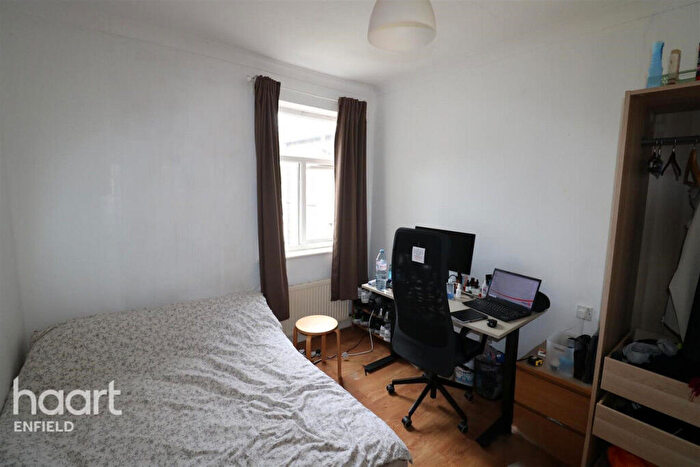 1 Bedroom Terraced House To Rent In Derby Road, Enfield, EN3