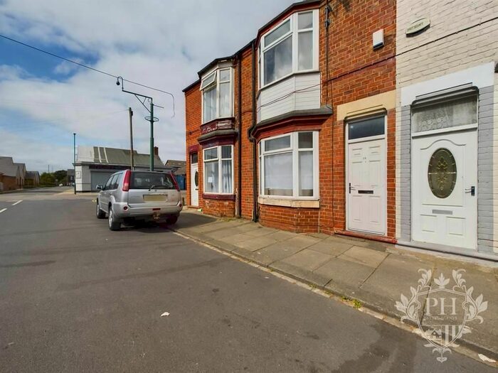 2 Bedroom Terraced House For Sale In King Street, South Bank, Middlesbrough, TS6