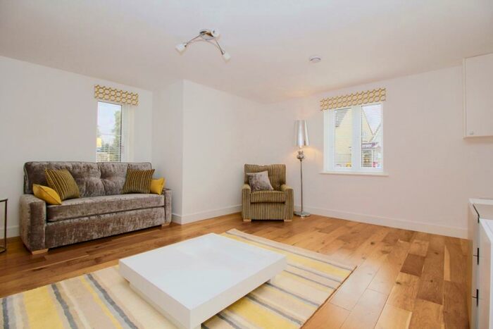 1 Bedroom Flat To Rent In Shipton Road, Woodstock, OX20