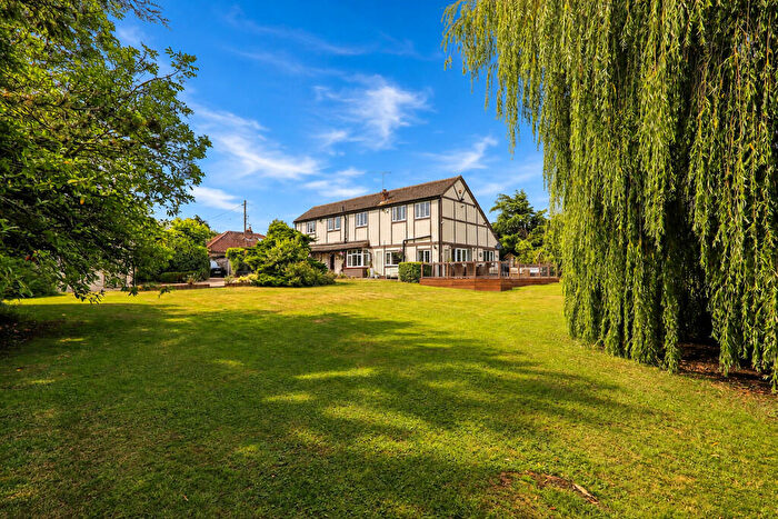 3 Bedroom Detached House For Sale In Hadleigh, SS7