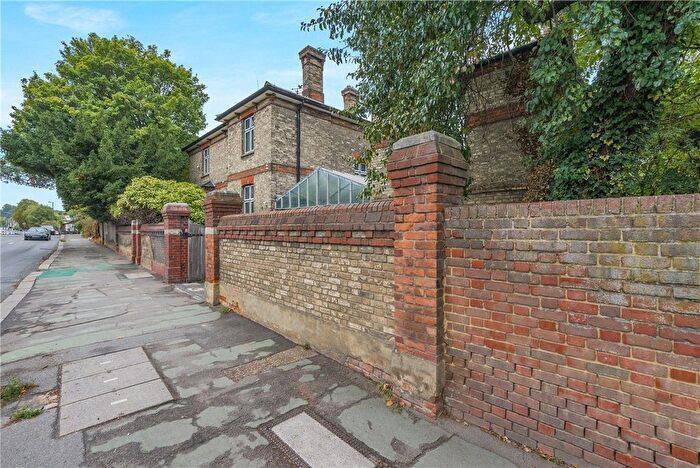 Detached House For Sale In Roehampton Vale, London, SW15