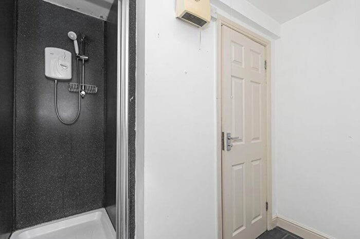 1 Bedroom Flat For Sale In Clouds Hill Road, Bristol, BS5