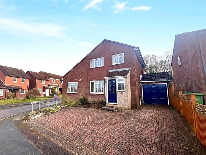 4 Bedroom Detached House To Rent In Ketelbey Rise, Basingstoke, Hampshire, RG22