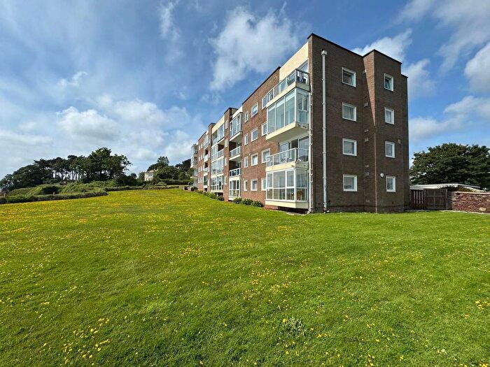 2 Bedroom Flat For Sale In Cliff Road, Paignton, TQ4