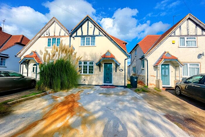 2 Bedroom Semi Detached House For Sale In The Crossways, Hounslow, Greater London, TW5