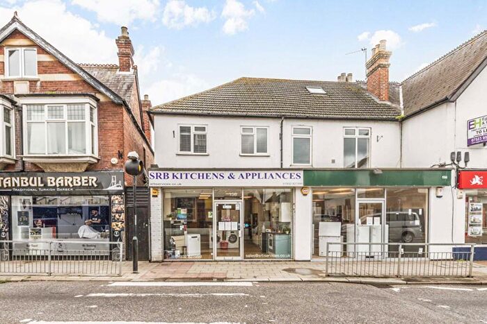 1 Bedroom Flat To Rent In Station Road, Addlestone, KT15