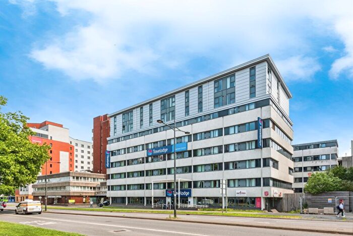 2 Bedroom Apartment For Sale In Princes Street, Swindon, SN1