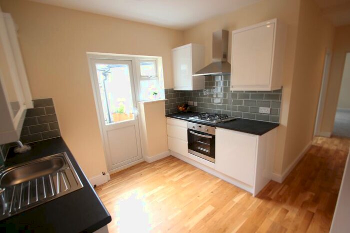 3 Bedroom Maisonette To Rent In Addlestone, KT15