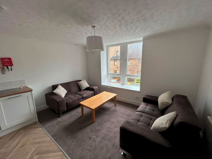 2 Bedroom Flat To Rent In Benvie Road, West End, Dundee, DD2