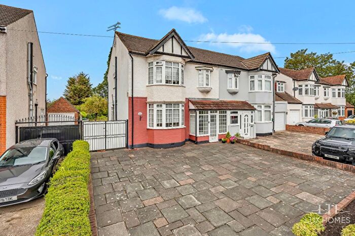 4 Bedroom Semi-detached House For Sale In Balgores Lane, Romford, RM2