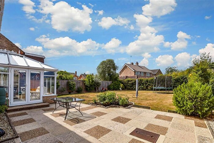 3 Bedroom Detached House For Sale In Heron Shaw, Cranleigh, Surrey, GU6