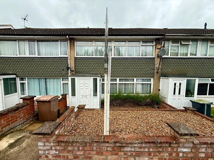 3 Bedroom House To Rent In Porlock Drive, Luton, LU2