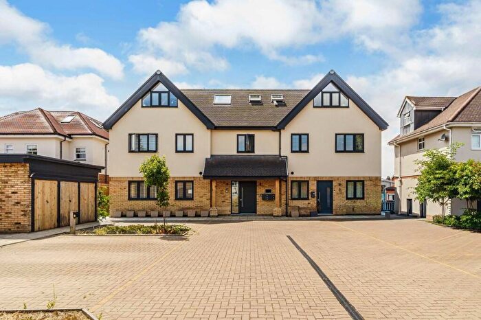 2 Bedroom Flat For Sale In Cox Lane, Copthorne House, KT19