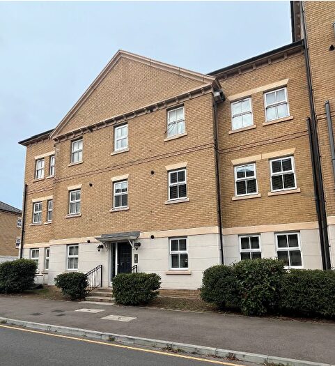 2 Bedroom Flat For Sale In Simmons Road, DA10