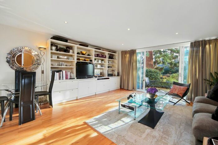 2 Bedroom Flat To Rent In Queensmere Road, Wimbledon, SW19