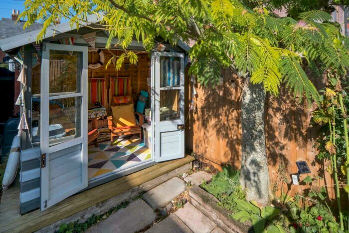 2 Bedroom Cottage For Sale In Charming Cottage - Albert Road, Gurnard, PO31