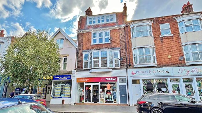 2 Bedroom Flat For Sale In Connaught Avenue, Frinton-on-Sea, Essex, CO13