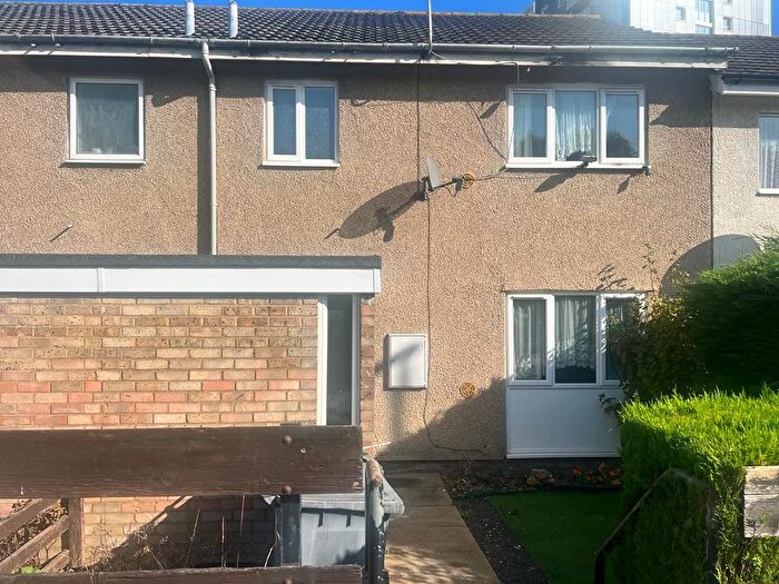 3 Bedroom Terraced House To Rent In Surrey Street, Luton, LU1