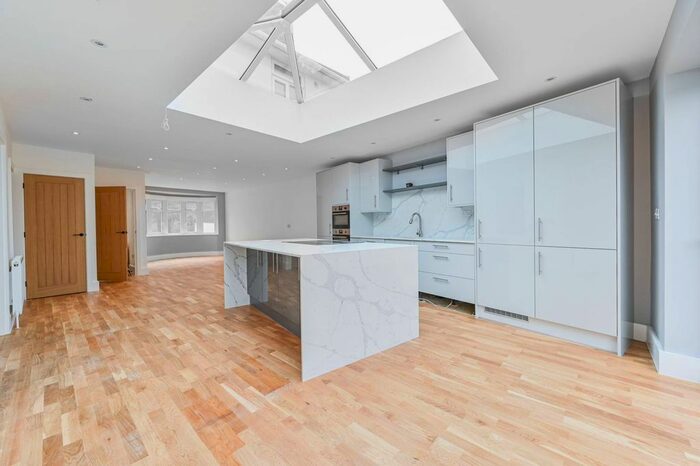 4 Bedroom Semi-Detached House To Rent In Boxtree Lane, Harrow Weald, Harrow, HA3