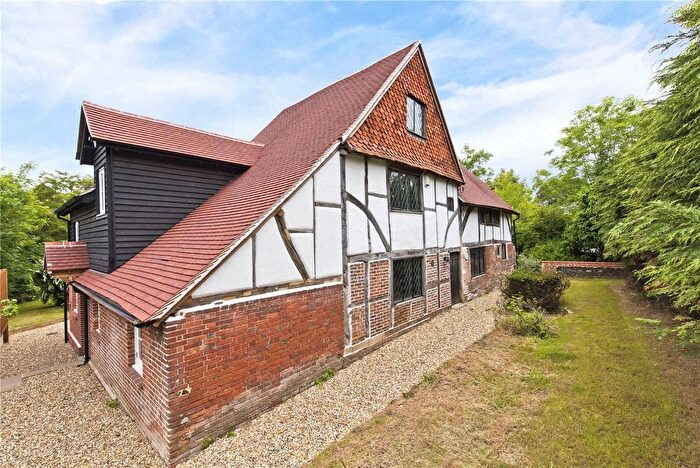 4 Bedroom Detached House For Sale In The Street, Wrecclesham, Farnham, Surrey, GU10