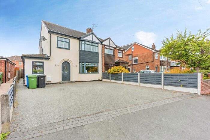 3 Bedroom Semi Detached House For Sale In Delamere Avenue, Sale, Greater Manchester, M33