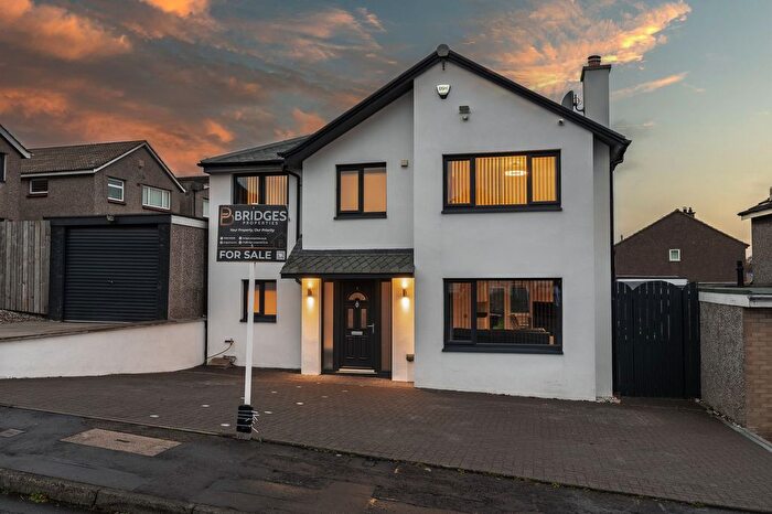 3 Bedroom Detached House For Sale In Baberton Mains Drive, Edinburgh, EH14