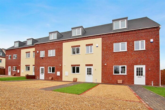 3 Bedroom End Of Terrace House To Rent In Evesham Road, Redditch, B97