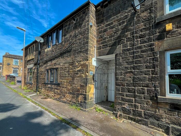 1 Bedroom Flat To Rent In B Kilpin Hill Lane, Staincliffe, Dewsbury, WF13