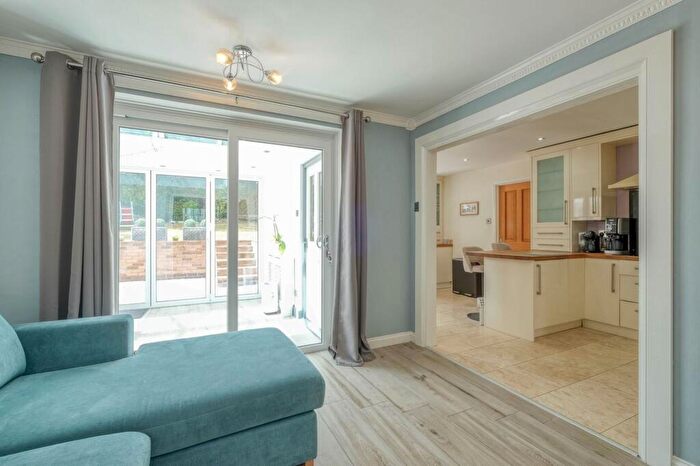 4 Bedroom Detached House For Sale In Burns Close, Redditch, B97