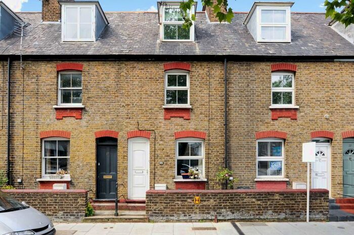 3 Bedroom Property To Rent In Lower Mortlake Road, Kew, Richmond, TW9