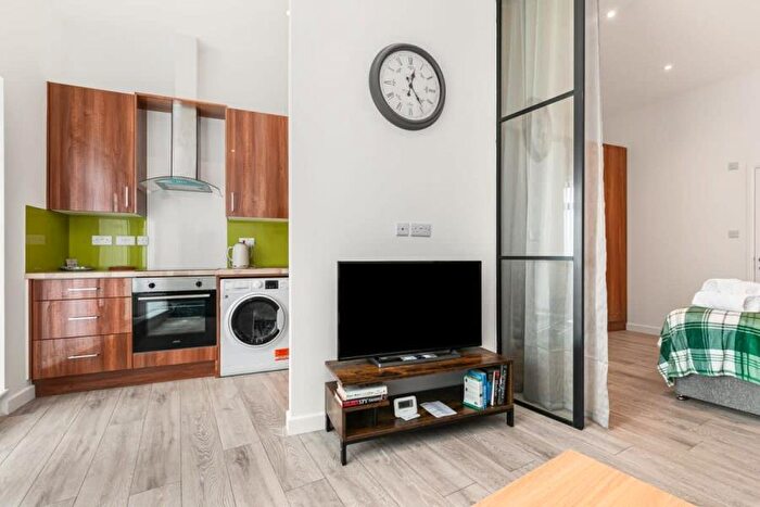 1 Bedroom Flat To Rent In Woking, Surrey, GU22