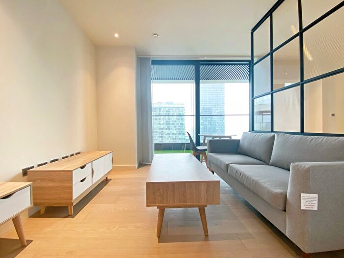 Studio To Rent In Wards Place, London, E14