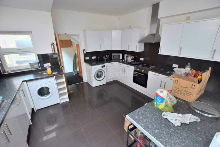 5 Bedroom Terraced House To Rent In London Road, Reading, RG1