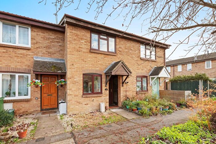 2 Bedroom Terraced House For Sale In Sharp Close, Aylesbury, HP21