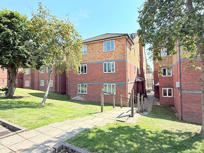 Studio For Sale In Park Road, Bramley Court, EN4