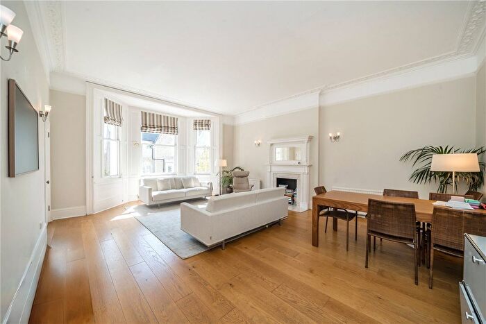 3 Bedroom Property To Rent In Phillimore Place, London, W8