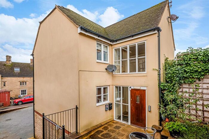 2 Bedroom Apartment For Sale In Merchants Place, Chipping Norton, OX7