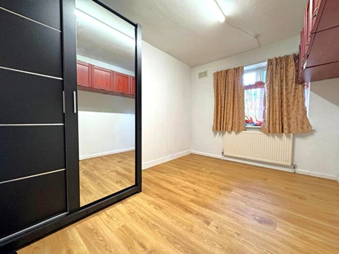 3 Bedroom Flat To Rent In High Mead, Harrow, HA1